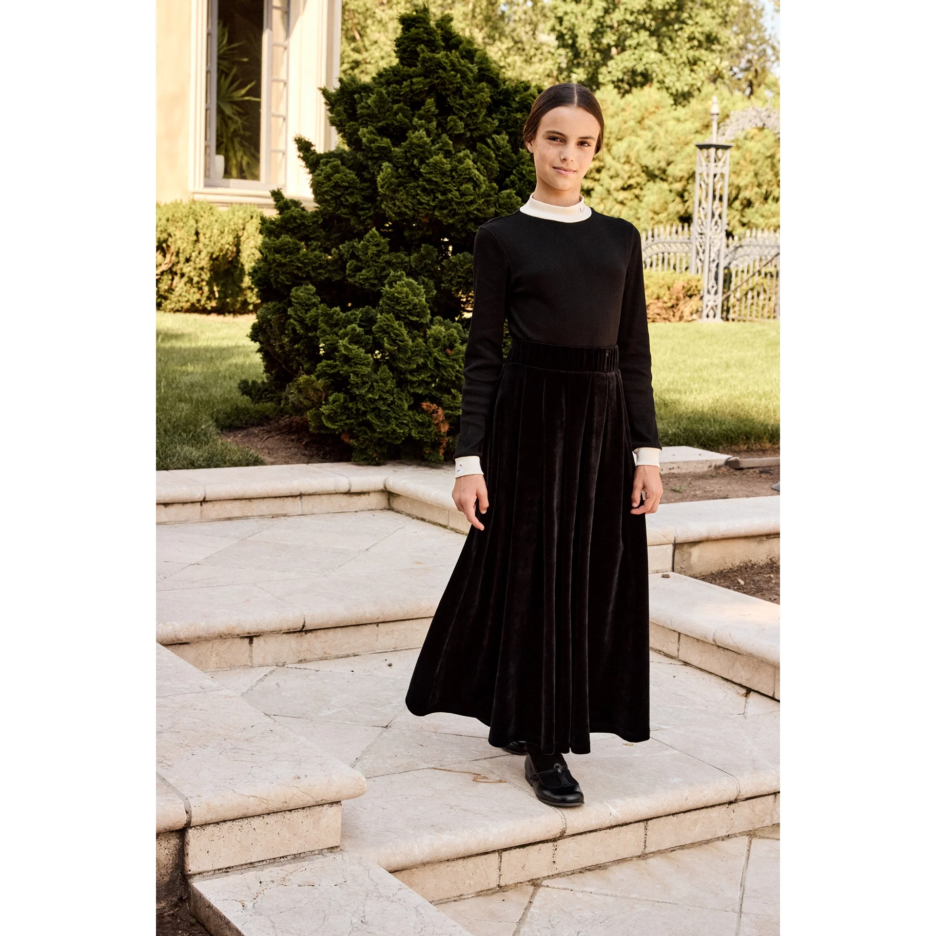 Little Parni Black Velour Pleated Maxi Skirt (K594)