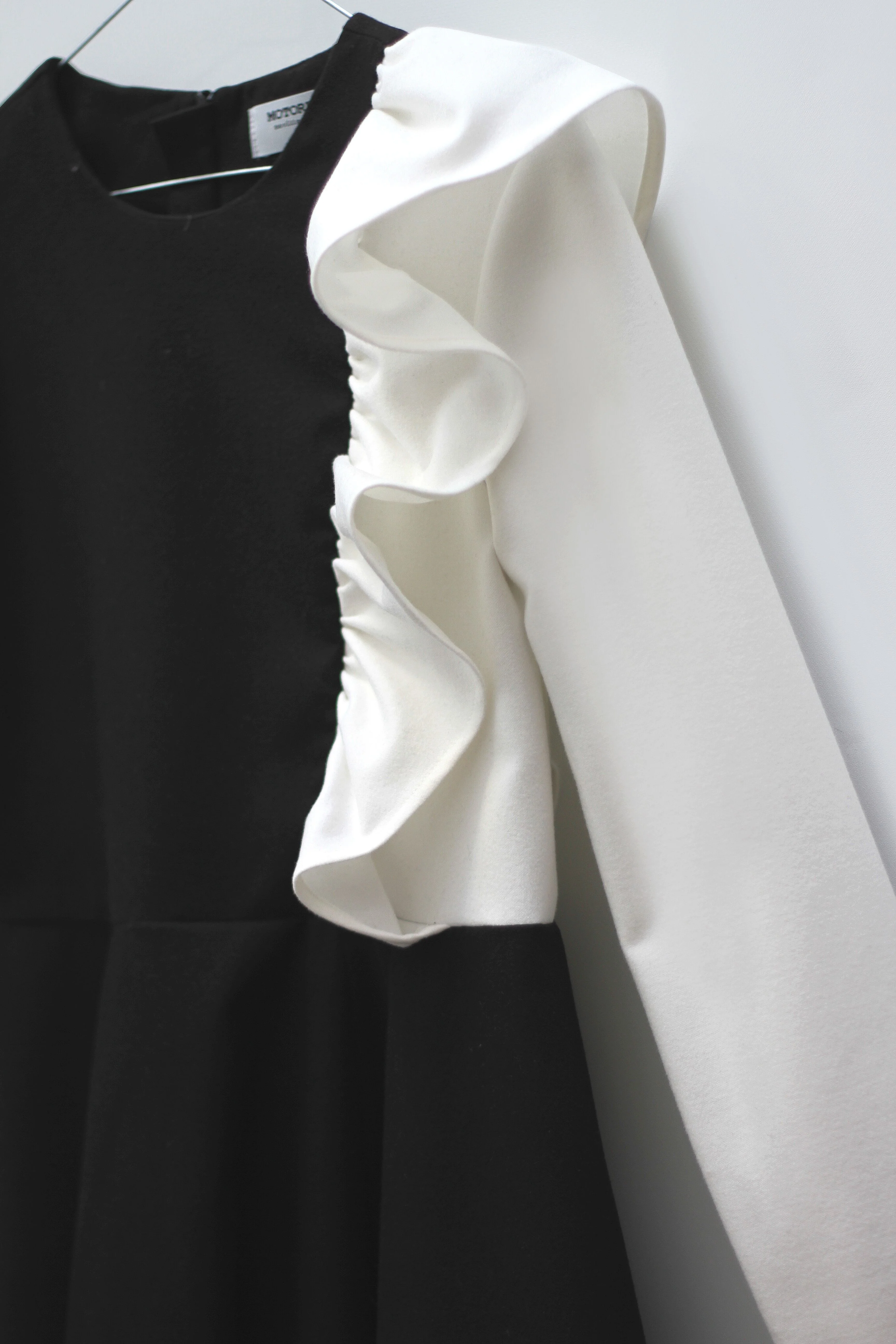 Motoreta Black & White Alice Dress - Image 5