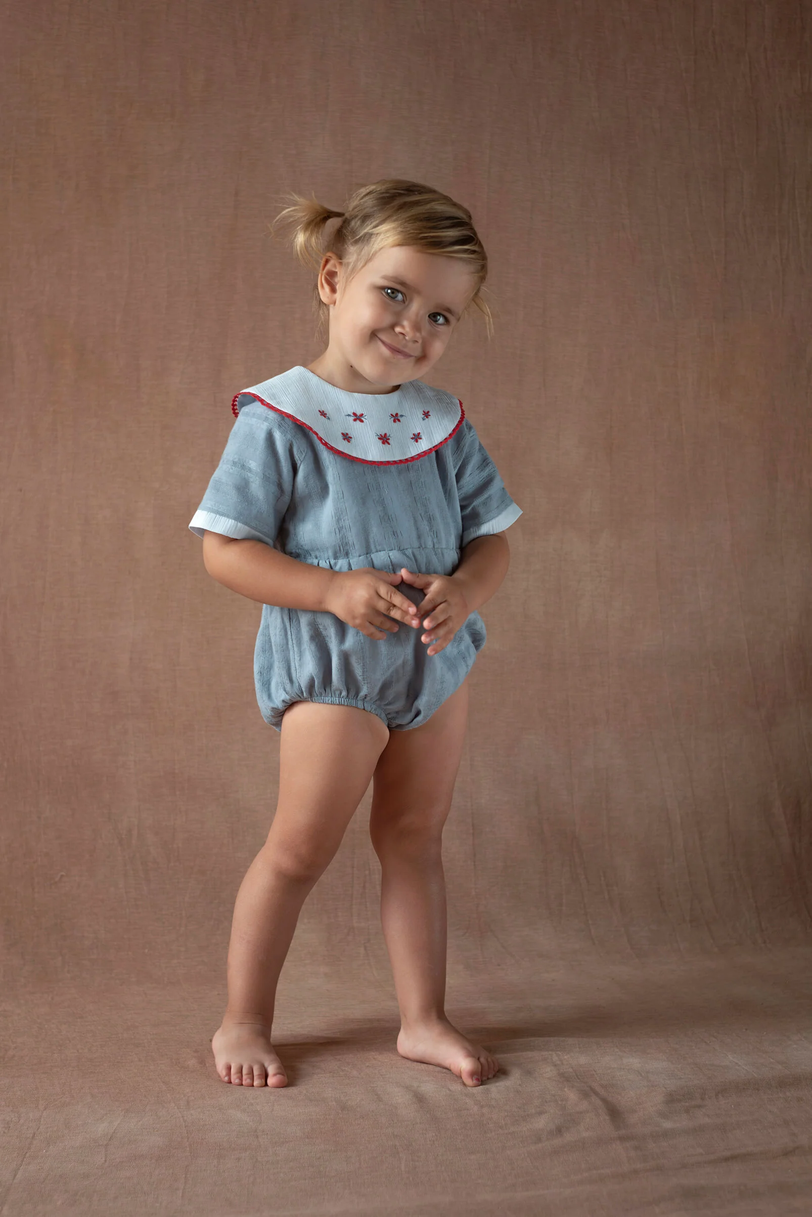 Popelin Blue romper suit with embroidered bib collar (Mod.2.3) - Image 3