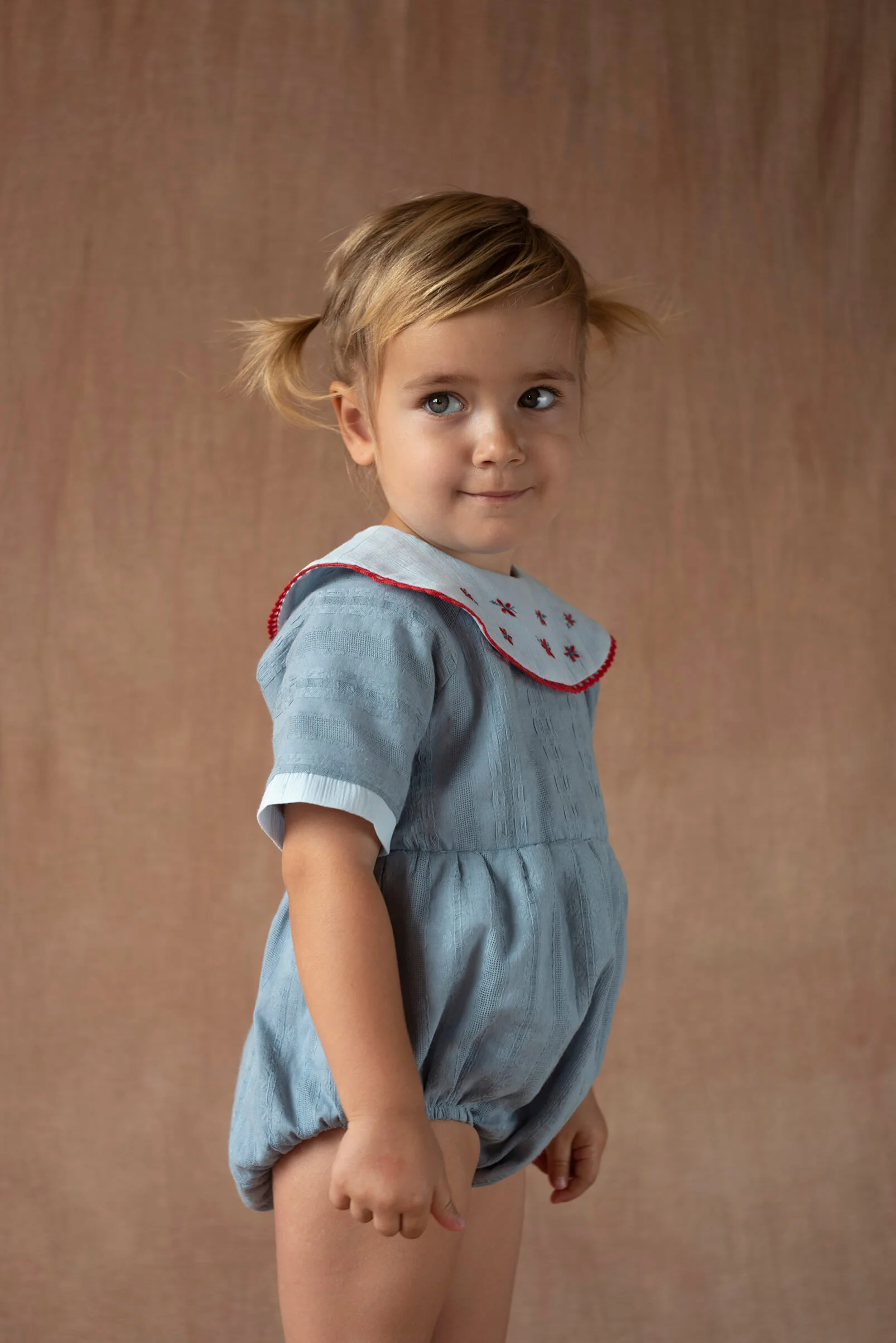 Popelin Blue romper suit with embroidered bib collar (Mod.2.3) - Image 4