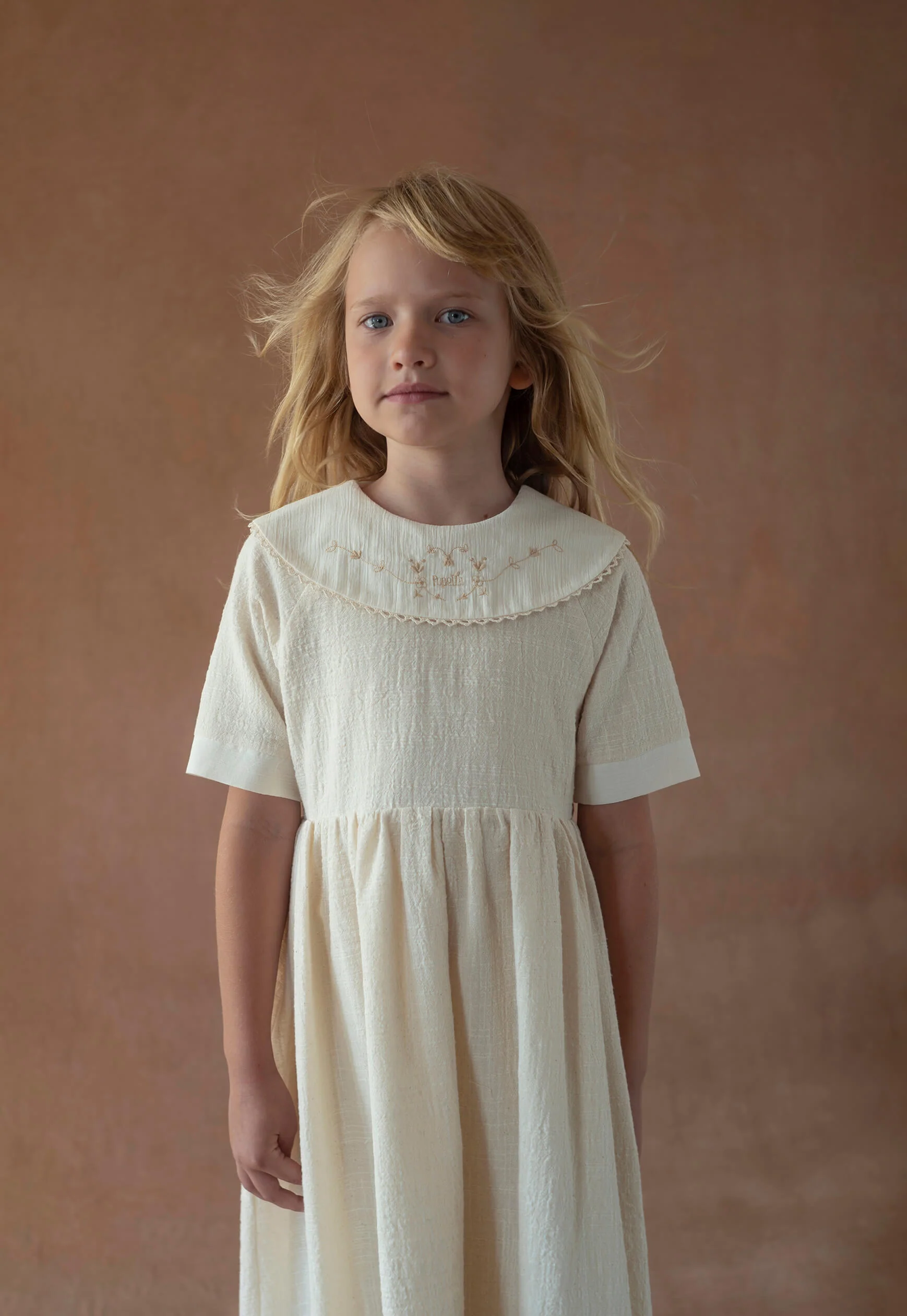 Popelin Off-white short dress with embroidered bib collar (Mod.41.1) - Image 3